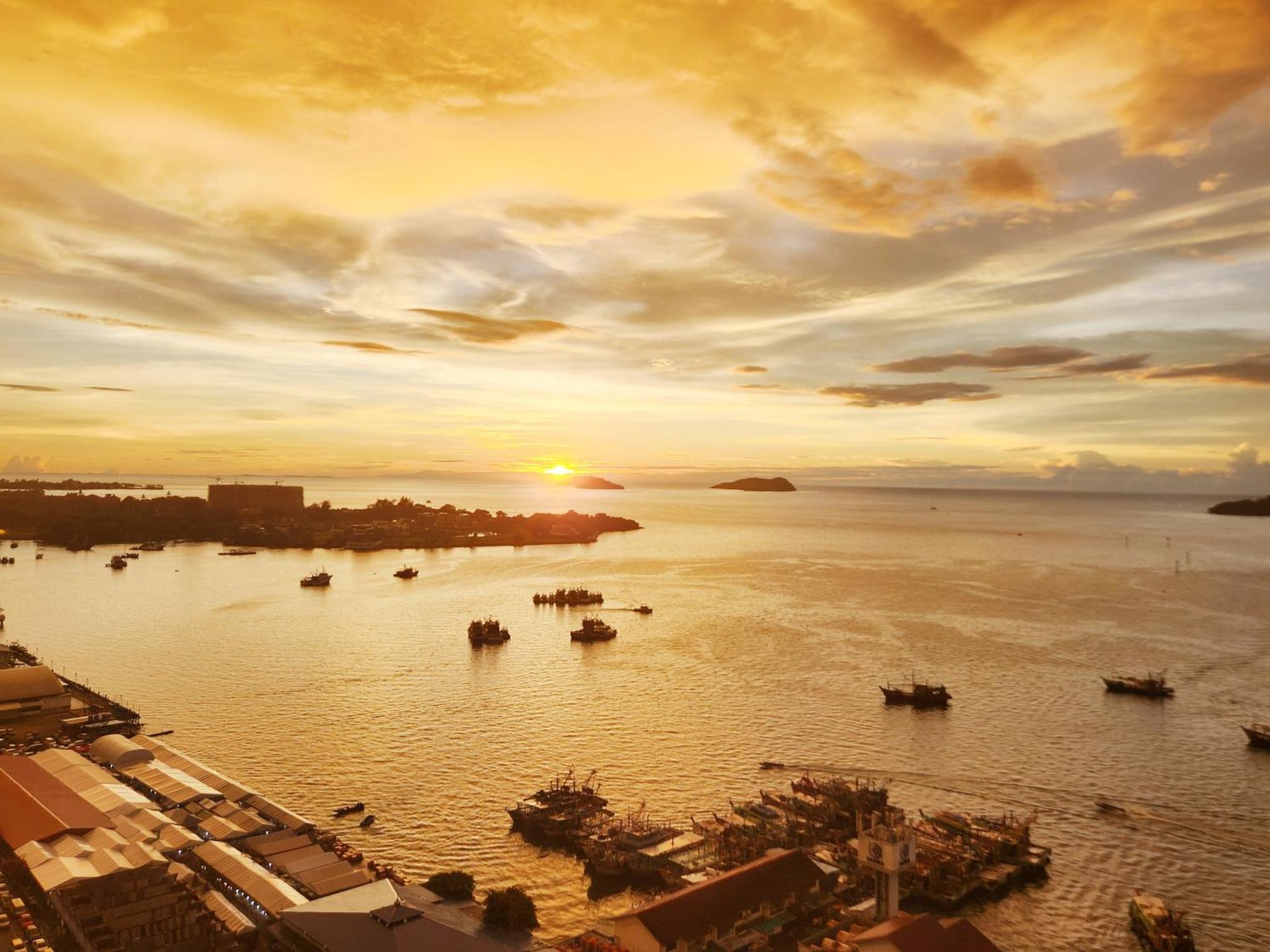 The Shore Kota Kinabalu City Centre By Lw Suites Exterior foto